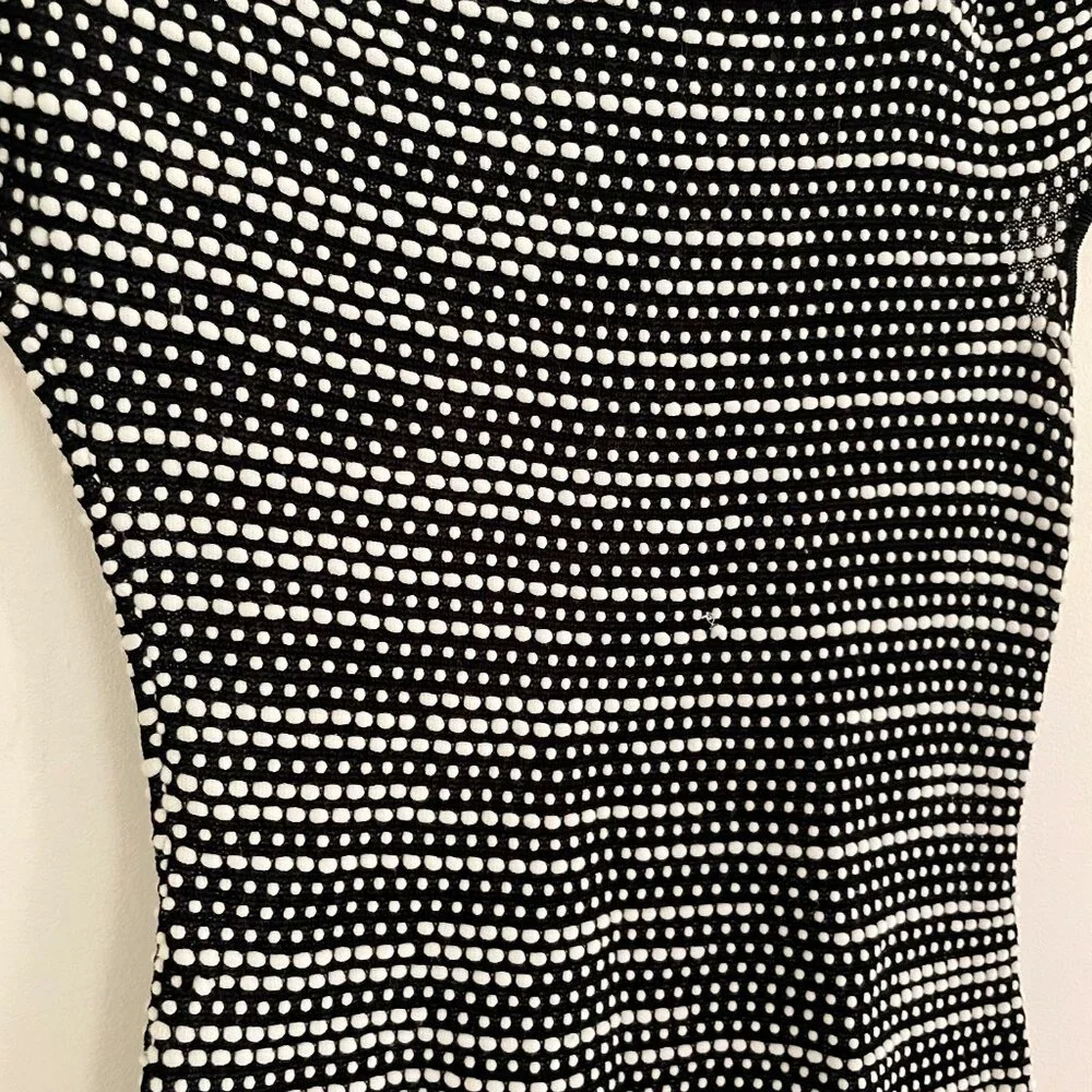 Roland Mouret Knit Bodycon Designer Dress Asymmetrical Black and White Size S - Picture 4 of 10